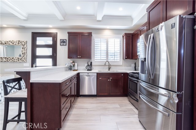 Detail Gallery Image 7 of 20 For 17161 Kingsbury St, Granada Hills,  CA 91344 - 3 Beds | 2 Baths