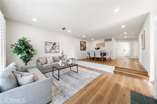540 Pittsfield Court, Long Beach CA: https://media.crmls.org/medias/7debab97-7d53-423a-9815-199592b7290a.jpg