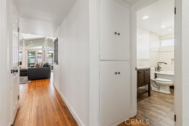 Detail Gallery Image 13 of 34 For 16750 Septo, Northridge,  CA 91343 - 5 Beds | 3 Baths