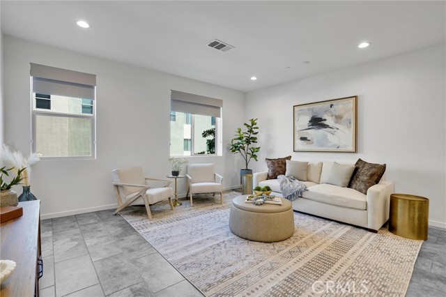 Detail Gallery Image 10 of 42 For 1512 W Artesia Square #F,  Gardena,  CA 90248 - 3 Beds | 3/1 Baths