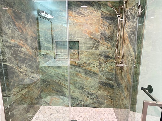 Detail Gallery Image 18 of 22 For 7317 Darby Pl, Reseda,  CA 91335 - 3 Beds | 2/1 Baths