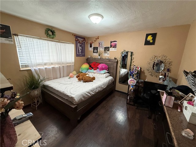 Detail Gallery Image 5 of 11 For 2039 W 14th, San Bernardino,  CA 92411 - 3 Beds | 1/1 Baths