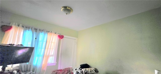 Detail Gallery Image 19 of 23 For 1249 1251 W 39th St, Los Angeles,  CA 90037 - – Beds | – Baths