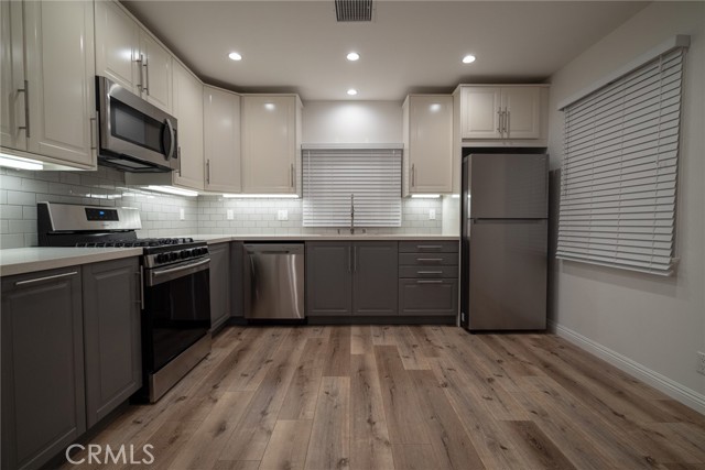 4270 Elenda Street, Culver City CA: https://media.crmls.org/medias/7df099d4-c93e-47e8-b9d6-b985193c91e7.jpg