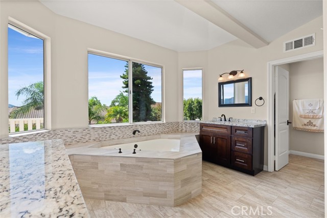 24370 La Homa, Yorba Linda CA: https://media.crmls.org/medias/7df15fbd-fe81-41fb-a5e5-b5f00f2cbd4a.jpg