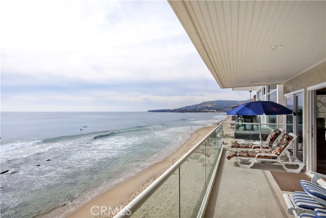 Detail Gallery Image 13 of 20 For 1249 Ocean Front #C,  Laguna Beach,  CA 92651 - 3 Beds | 2 Baths