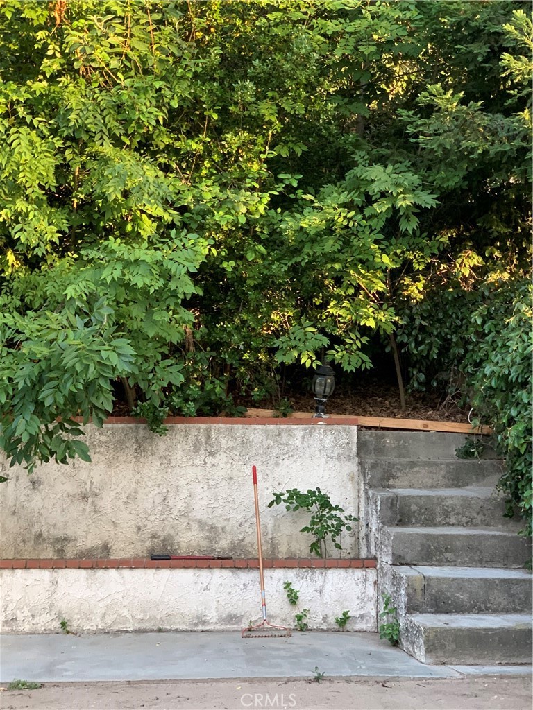 https://media.crmls.org/medias/7df20f46-f517-4dc8-86b6-d1a222aa5f9f.jpg?preset=X-Large
