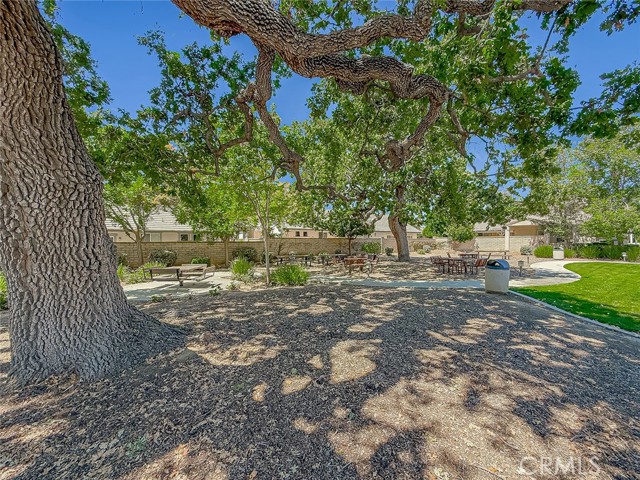 2037 Freesia Avenue, Simi Valley CA: https://media.crmls.org/medias/7df24fbb-5730-4560-a479-d97688c4a116.jpg