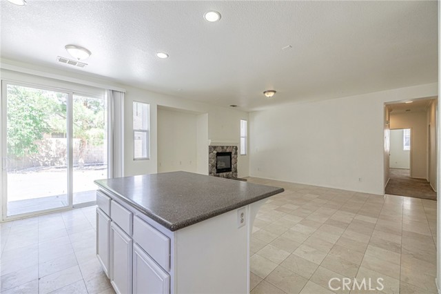 43839 58th W Street, Lancaster CA: https://media.crmls.org/medias/7df26102-3d07-484c-9c1d-13089f315a11.jpg
