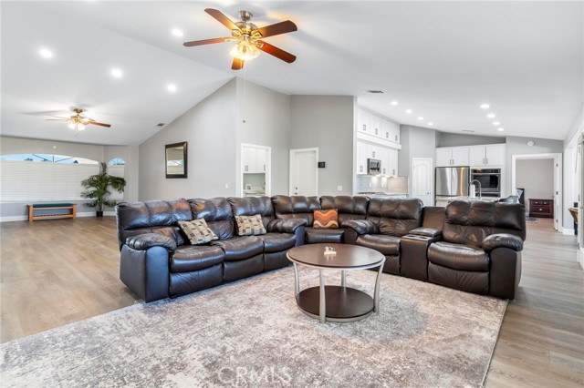 Detail Gallery Image 18 of 34 For 8925 Ave Buckthorn, Hesperia,  CA 92345 - 4 Beds | 3 Baths