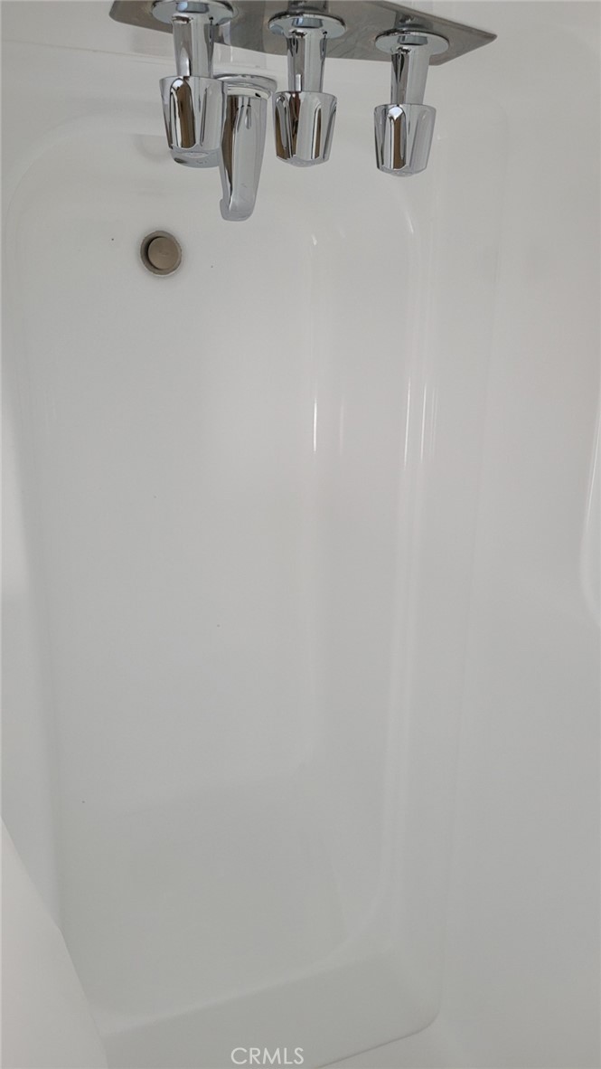 https://media.crmls.org/medias/7df377ce-d140-420b-82d9-f5c582bb3d7f.jpg?preset=X-Large