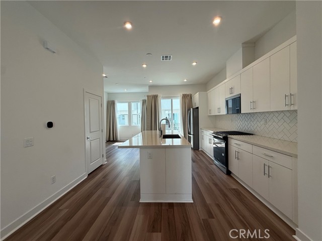 1118 W Bushell Street, Anaheim CA: https://media.crmls.org/medias/7df387e9-92c8-4133-97a9-11b8b0678f05.jpg