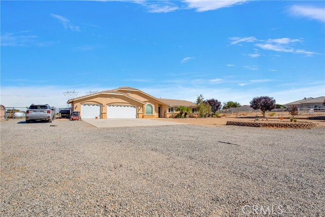 8955 Tumbleweed Rd, Phelan, CA 92371