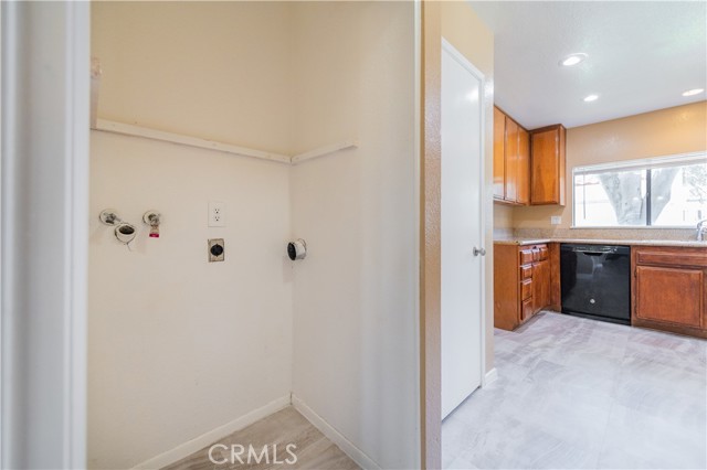 45 Willowcrest Lane, Pomona CA: https://media.crmls.org/medias/7df42af6-a819-45b7-bdc4-d9e115f1d118.jpg