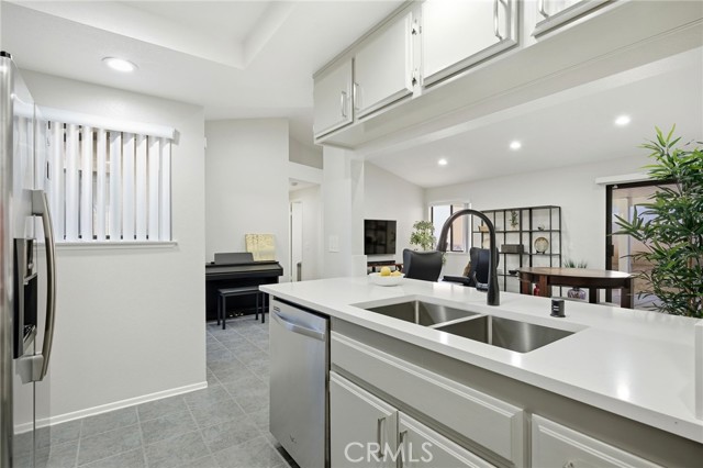 27968 Red Dawn, Menifee CA: https://media.crmls.org/medias/7df432d6-f39f-4711-b95e-30fffebd939d.jpg