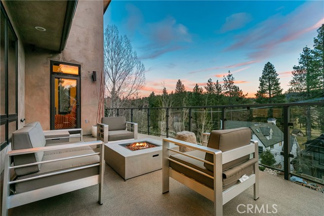 Detail Gallery Image 19 of 61 For 748 Brentwood Dr, Lake Arrowhead,  CA 92352 - 4 Beds | 4 Baths