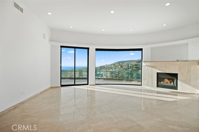 Detail Gallery Image 21 of 45 For 648 Mystic Vw, Laguna Beach,  CA 92651 - 5 Beds | 3/2 Baths