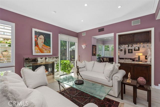 6260 Napoli Court, Long Beach CA: https://media.crmls.org/medias/7df4b578-b896-4113-9065-dc585bfcb144.jpg