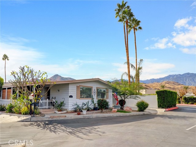 Detail Gallery Image 1 of 72 For 163 Yucca Dr, Palm Springs,  CA 92264 - 2 Beds | 2 Baths