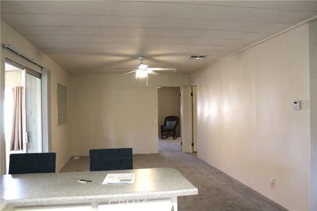 5001 W Florida Avenue, Hemet CA: https://media.crmls.org/medias/7df51530-0b3d-445f-a963-0091b150e1eb.jpg