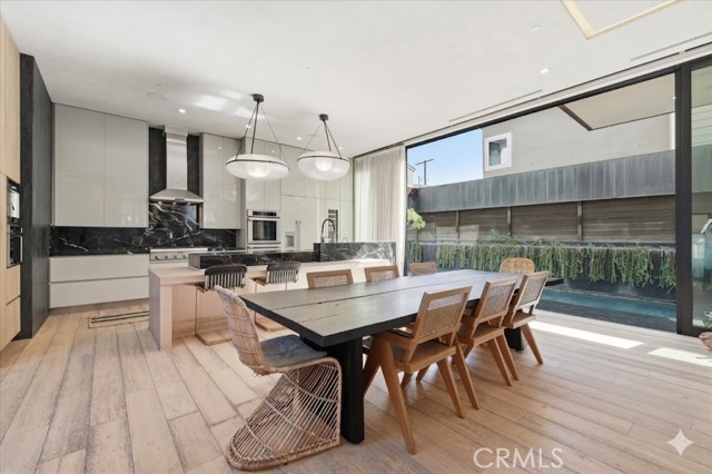 Detail Gallery Image 12 of 62 For 750 California Ave, Venice,  CA 90291 - 4 Beds | 4 Baths