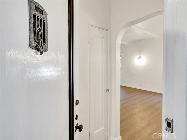 Detail Gallery Image 4 of 30 For 9949 Young Dr #204,  Beverly Hills,  CA 90212 - 1 Beds | 1 Baths