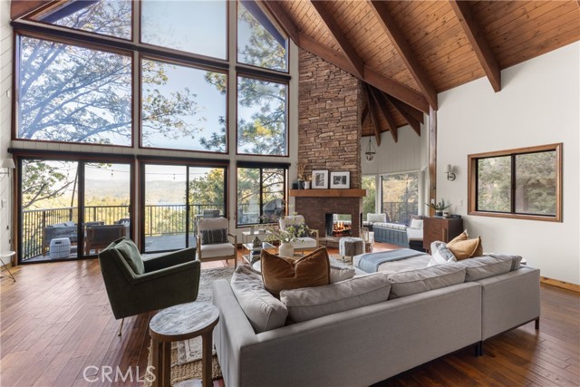 Detail Gallery Image 3 of 44 For 1148 Nadelhorn Dr, Lake Arrowhead,  CA 92352 - 4 Beds | 2/1 Baths