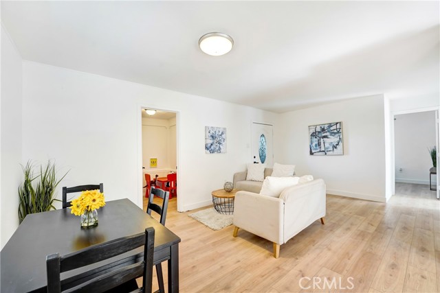 Detail Gallery Image 2 of 10 For 230 E 75th St, Los Angeles,  CA 90003 - 3 Beds | 1 Baths