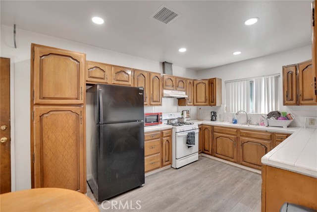 Detail Gallery Image 9 of 15 For 7840 Pioneer, Whittier,  CA 90606 - 4 Beds | 3 Baths