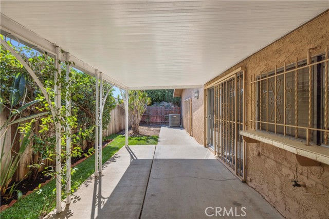 Detail Gallery Image 48 of 55 For 18900 Ledan St, Northridge,  CA 91324 - 4 Beds | 2 Baths