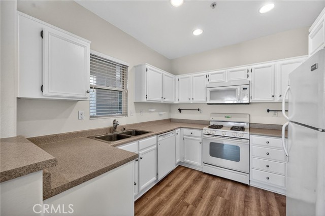 Detail Gallery Image 16 of 45 For 26390 Arboretum #3004,  Murrieta,  CA 92563 - 2 Beds | 2 Baths