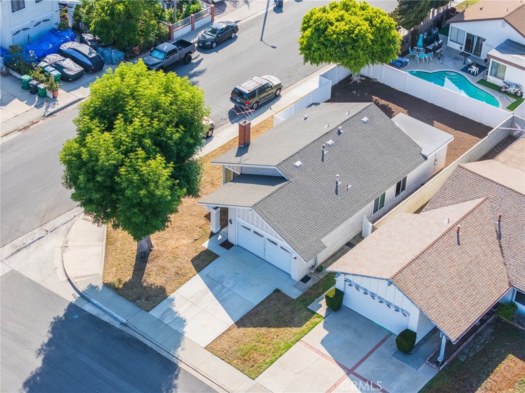 https://media.crmls.org/medias/7df9035a-8ed8-4068-885a-6ce66eb9d6df.jpg?preset=X-Large