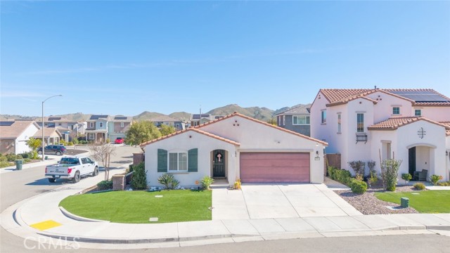 Detail Gallery Image 2 of 36 For 29102 Larch, Lake Elsinore,  CA 92530 - 3 Beds | 2 Baths