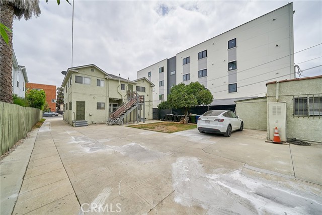 Detail Gallery Image 14 of 16 For 1329 W 37th Dr, Los Angeles,  CA 90007 - 4 Beds | 2 Baths