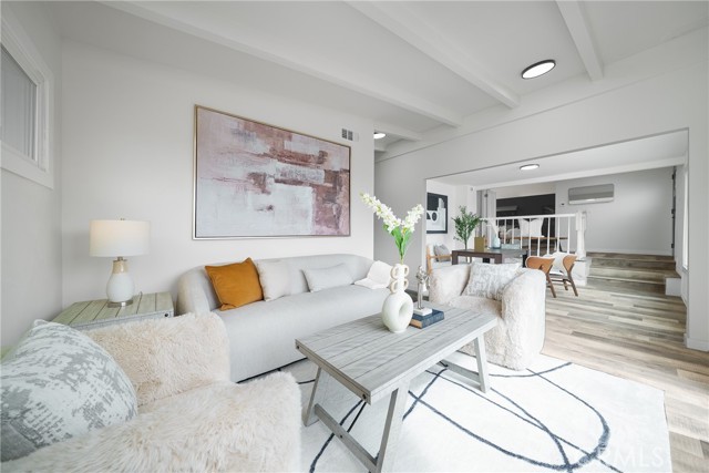 Detail Gallery Image 15 of 27 For 2423 Rockdell, La Crescenta,  CA 91214 - 4 Beds | 3 Baths