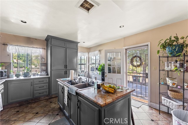 Detail Gallery Image 13 of 31 For 822 Corona, Corona,  CA 92879 - 3 Beds | 2 Baths