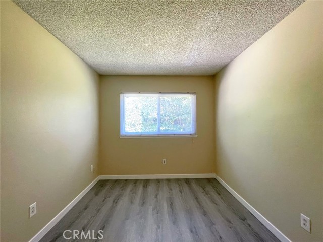 Detail Gallery Image 7 of 17 For 17182 Berlin Lane, Huntington Beach,  CA 92649 - 4 Beds | 2 Baths