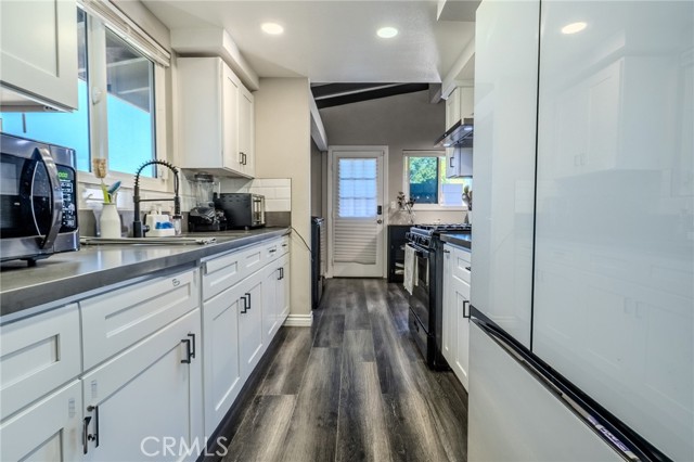 Detail Gallery Image 11 of 60 For 827 S Riverside, Rialto,  CA 92376 - 4 Beds | 2 Baths