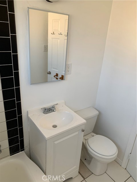 1029 Gladys Ave, Long Beach CA: https://media.crmls.org/medias/7dfc12c4-a143-4885-8045-a2c8aca0b2ae.jpg