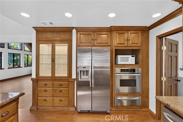 279 S Cumberland, Lake Arrowhead, CA 92352