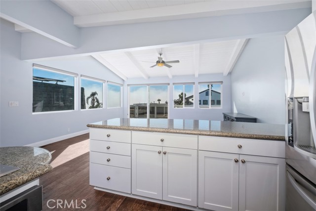 Detail Gallery Image 13 of 32 For 1070 Noria St, Laguna Beach,  CA 92651 - 3 Beds | 2 Baths