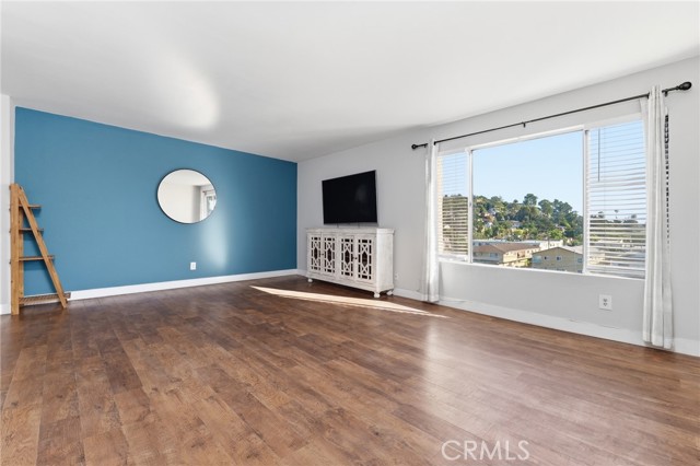 Detail Gallery Image 6 of 27 For 1422 Rock Glen #309,  Glendale,  CA 91205 - 2 Beds | 2 Baths