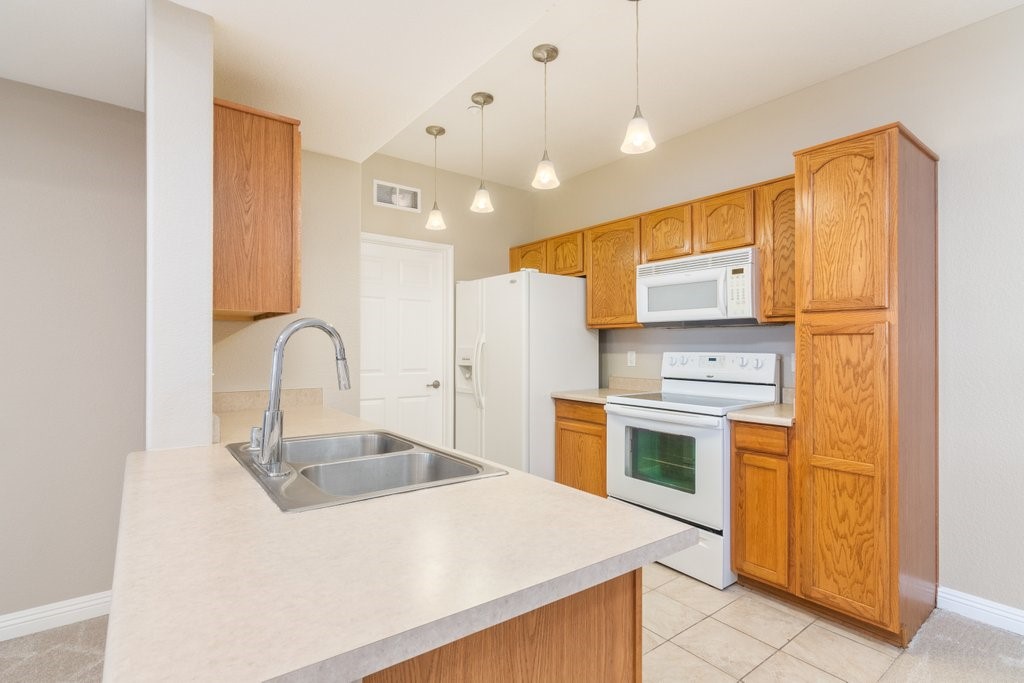 Detail Gallery Image 6 of 36 For 41410 Juniper St #323,  Murrieta,  CA 92562 - 2 Beds | 2 Baths