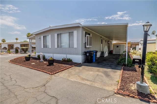 Detail Gallery Image 2 of 25 For 332 N Lyon #82,  Hemet,  CA 92543 - 2 Beds | 2 Baths