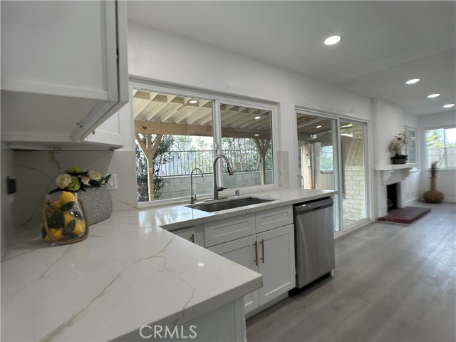 Detail Gallery Image 5 of 37 For 2028 E Lainie St, West Covina,  CA 91792 - 4 Beds | 3 Baths
