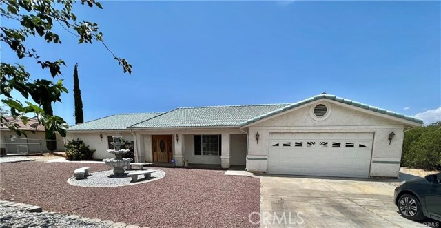 Detail Gallery Image 2 of 11 For 12622 Geronimo Ave, Victorville,  CA 92395 - 7 Beds | 4 Baths