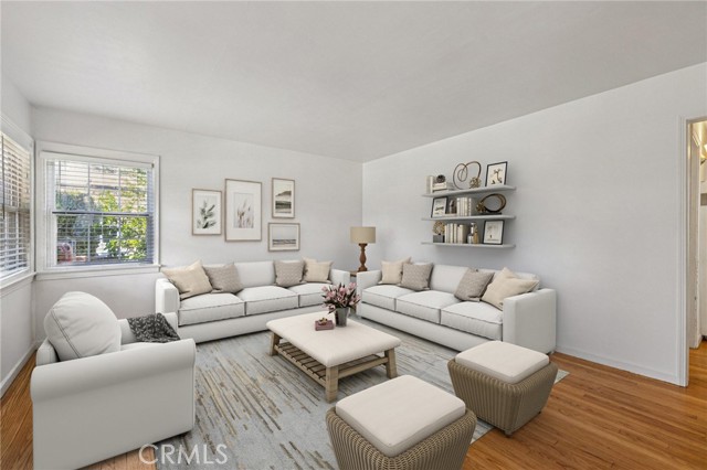 7528 Amigo Avenue, Reseda CA: https://media.crmls.org/medias/7e0061db-96da-436f-baf1-38d901bebcd3.jpg