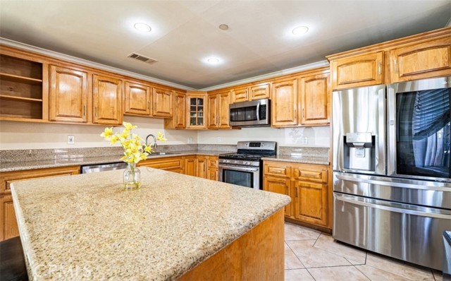 Detail Gallery Image 6 of 28 For 8707 Byers St, Downey,  CA 90242 - 4 Beds | 2 Baths