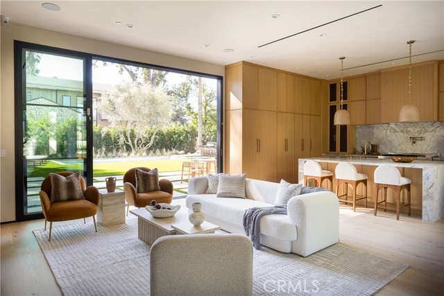 Detail Gallery Image 20 of 36 For 23340 Collins, Woodland Hills,  CA 91367 - 4 Beds | 4/1 Baths