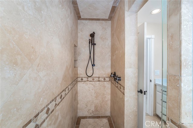 Detail Gallery Image 18 of 46 For 26041 Avenida Bonachon, Mission Viejo,  CA 92691 - 4 Beds | 2 Baths